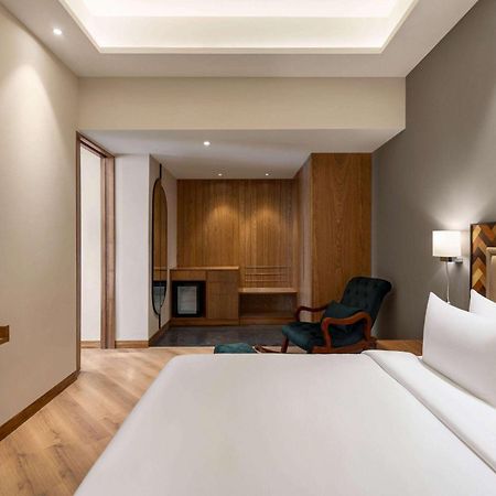 Ramada Encore By Wyndham Amritsar Airport Exterior foto