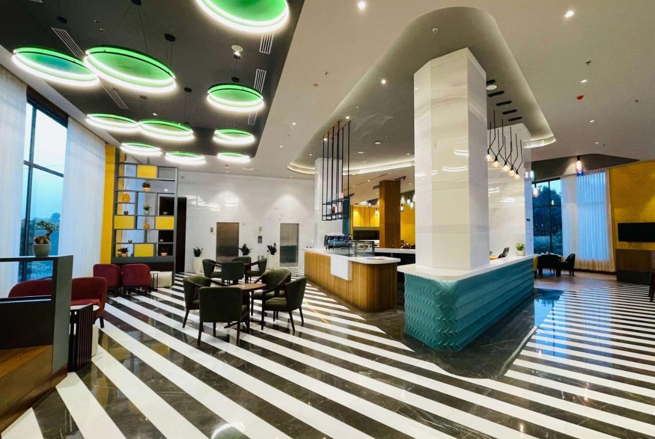 Ramada Encore By Wyndham Amritsar Airport Exterior foto