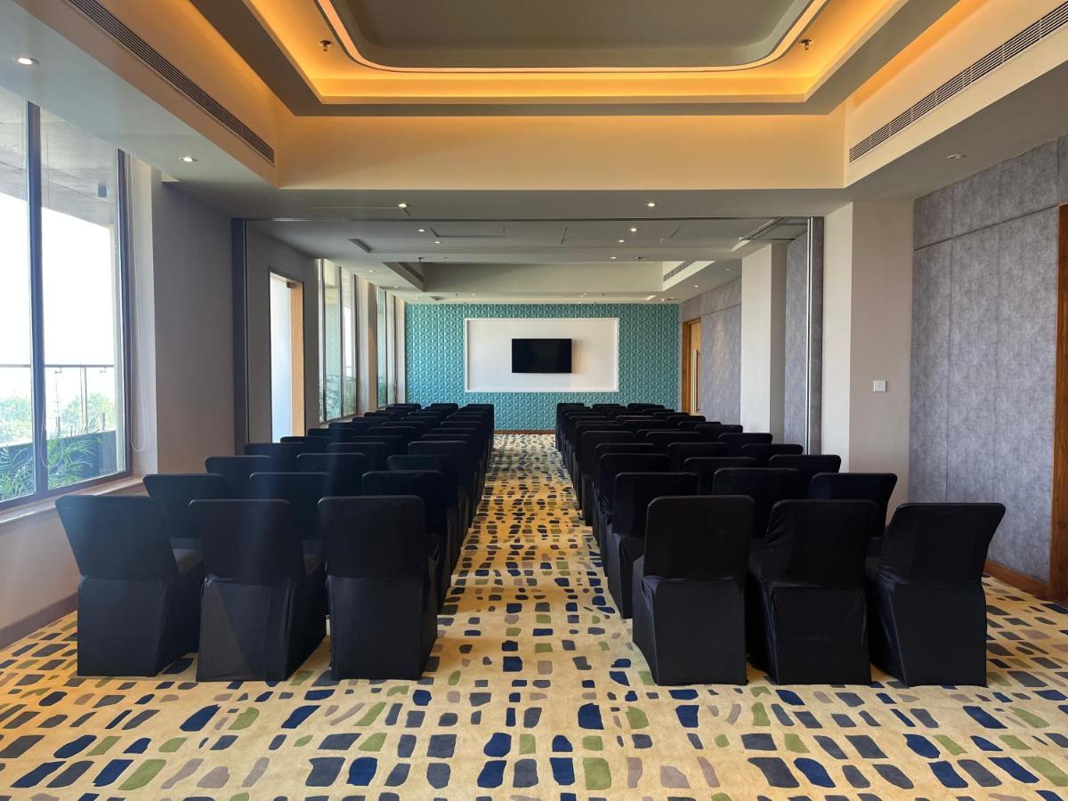 Ramada Encore By Wyndham Amritsar Airport Exterior foto