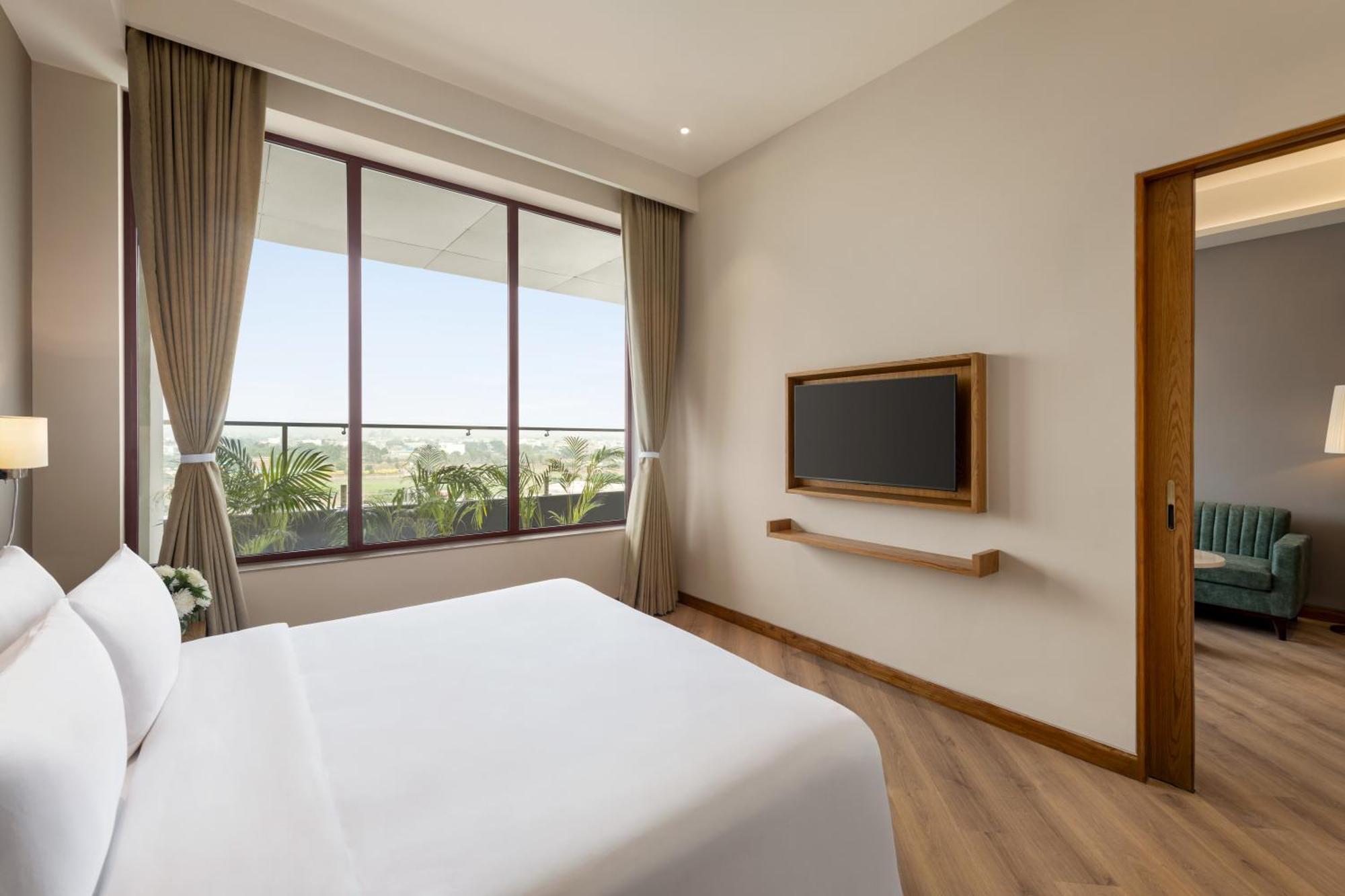 Ramada Encore By Wyndham Amritsar Airport Exterior foto