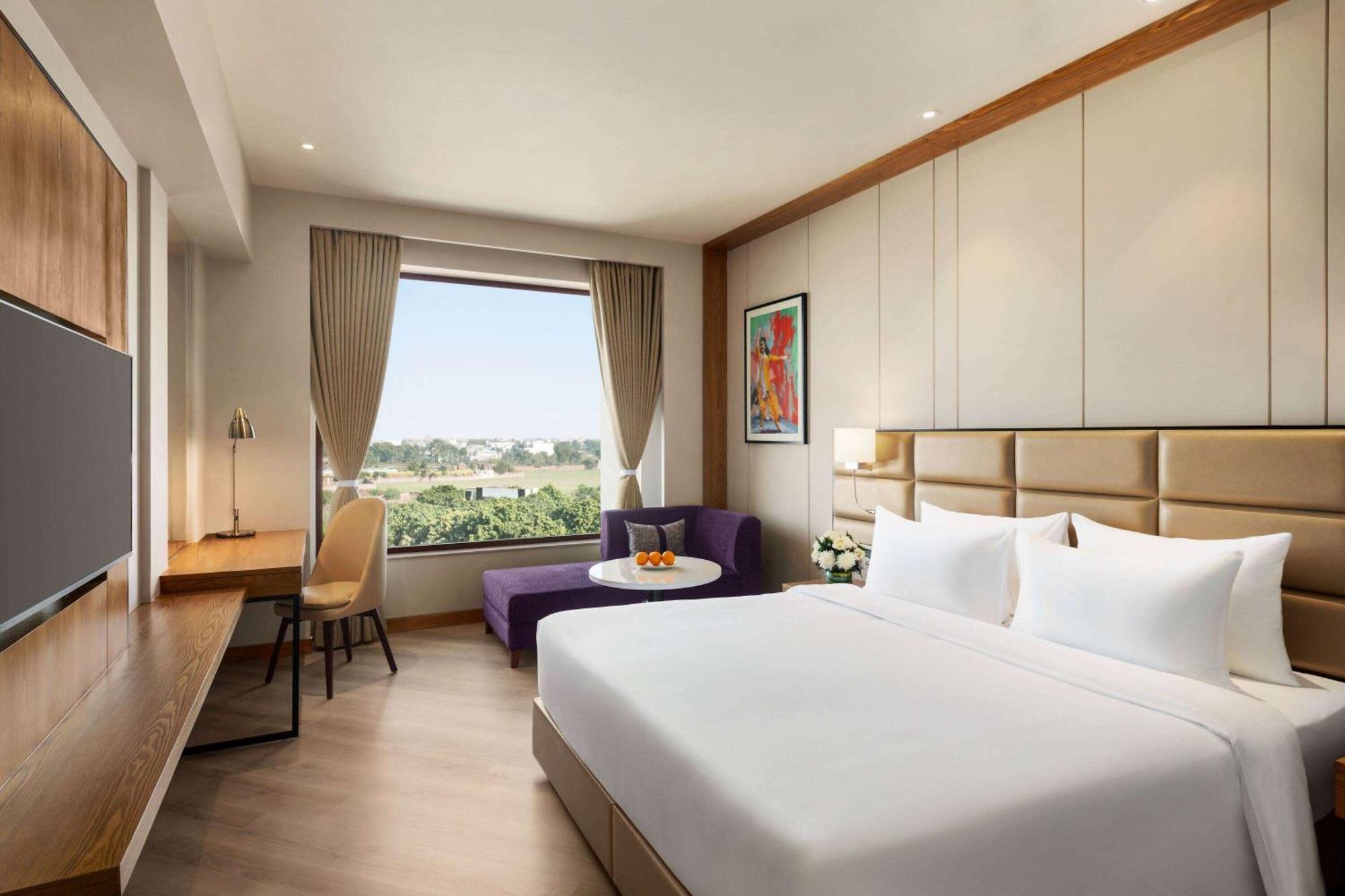 Ramada Encore By Wyndham Amritsar Airport Exterior foto