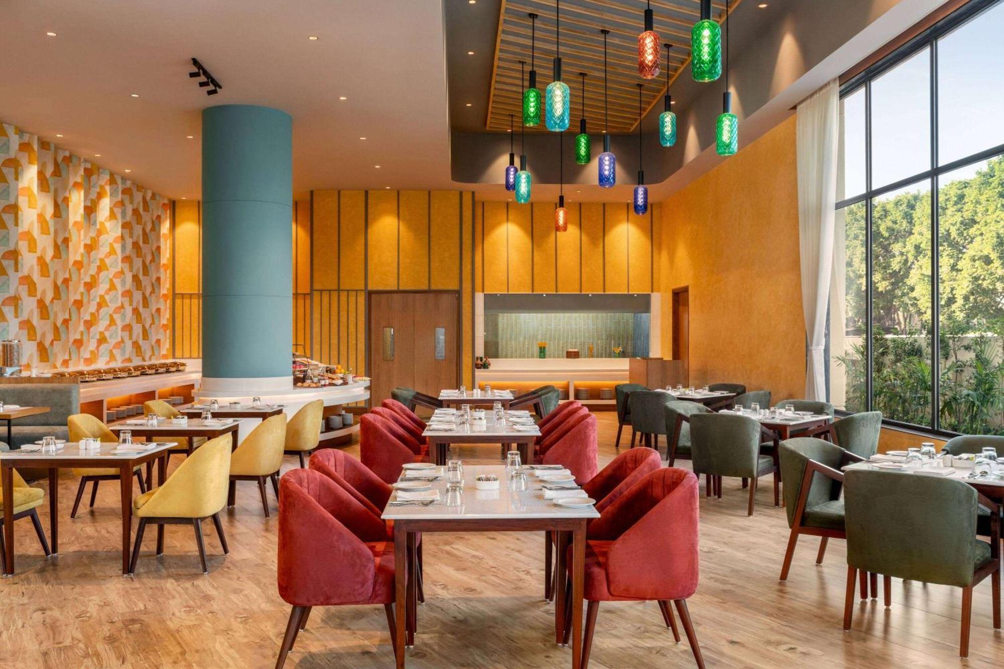 Ramada Encore By Wyndham Amritsar Airport Exterior foto