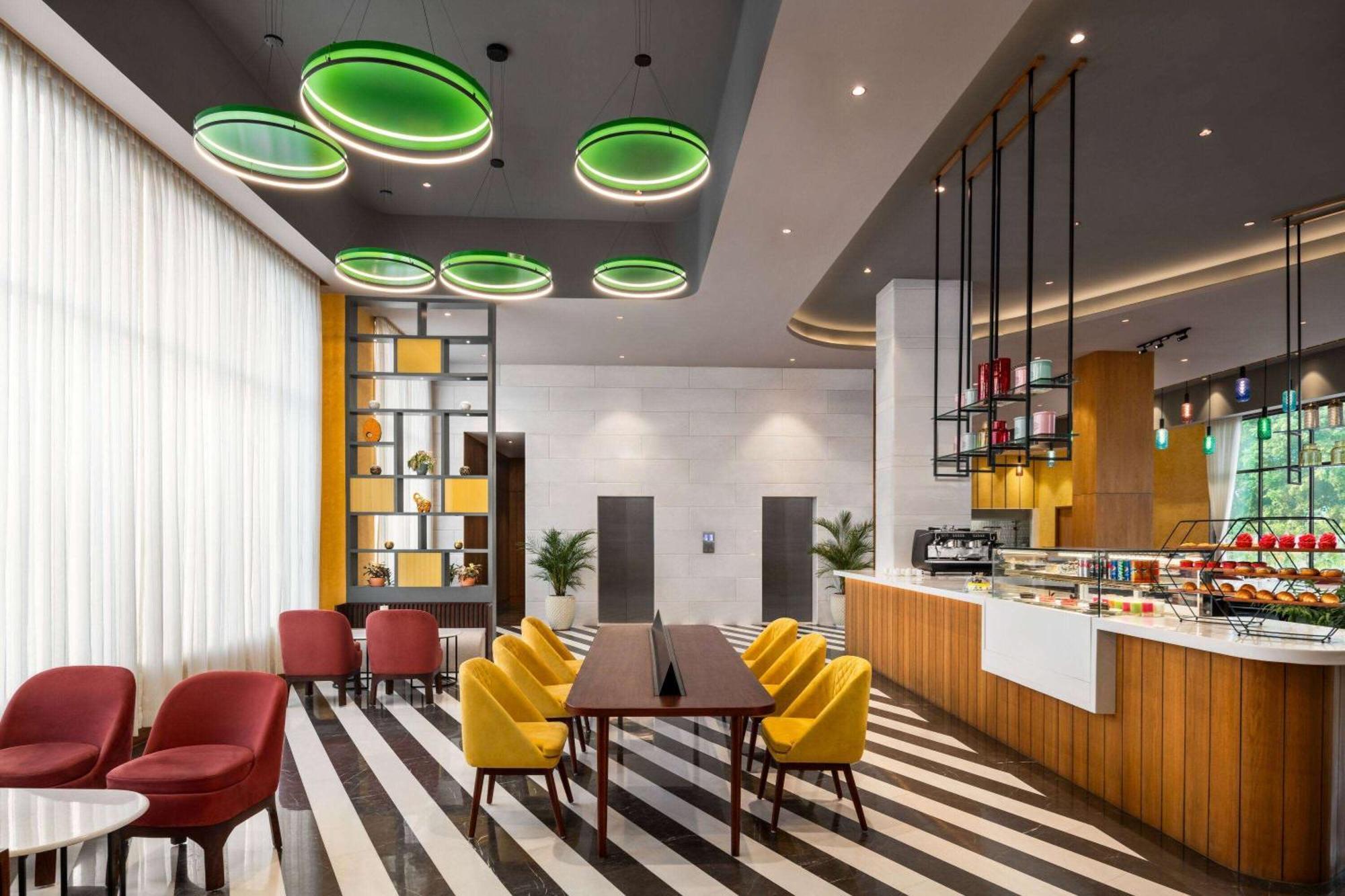 Ramada Encore By Wyndham Amritsar Airport Exterior foto