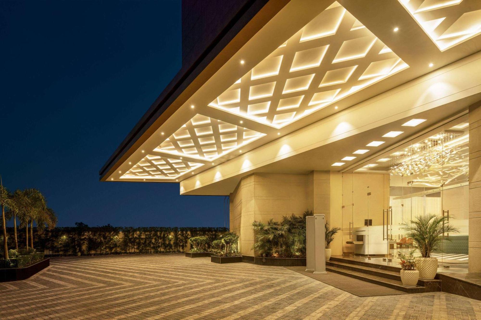 Ramada Encore By Wyndham Amritsar Airport Exterior foto